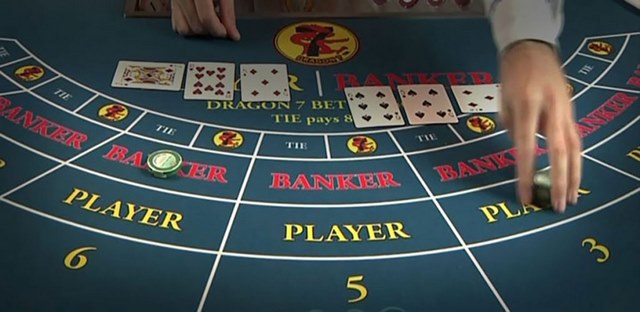 Tìm hiểu sơ lược về chiến thuật chơi bài Baccarat